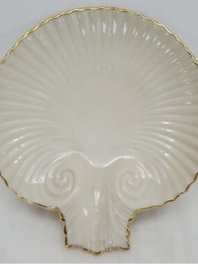 Lenox ✨ Cream Shell-Shaped Serving Dish with Gold Trim